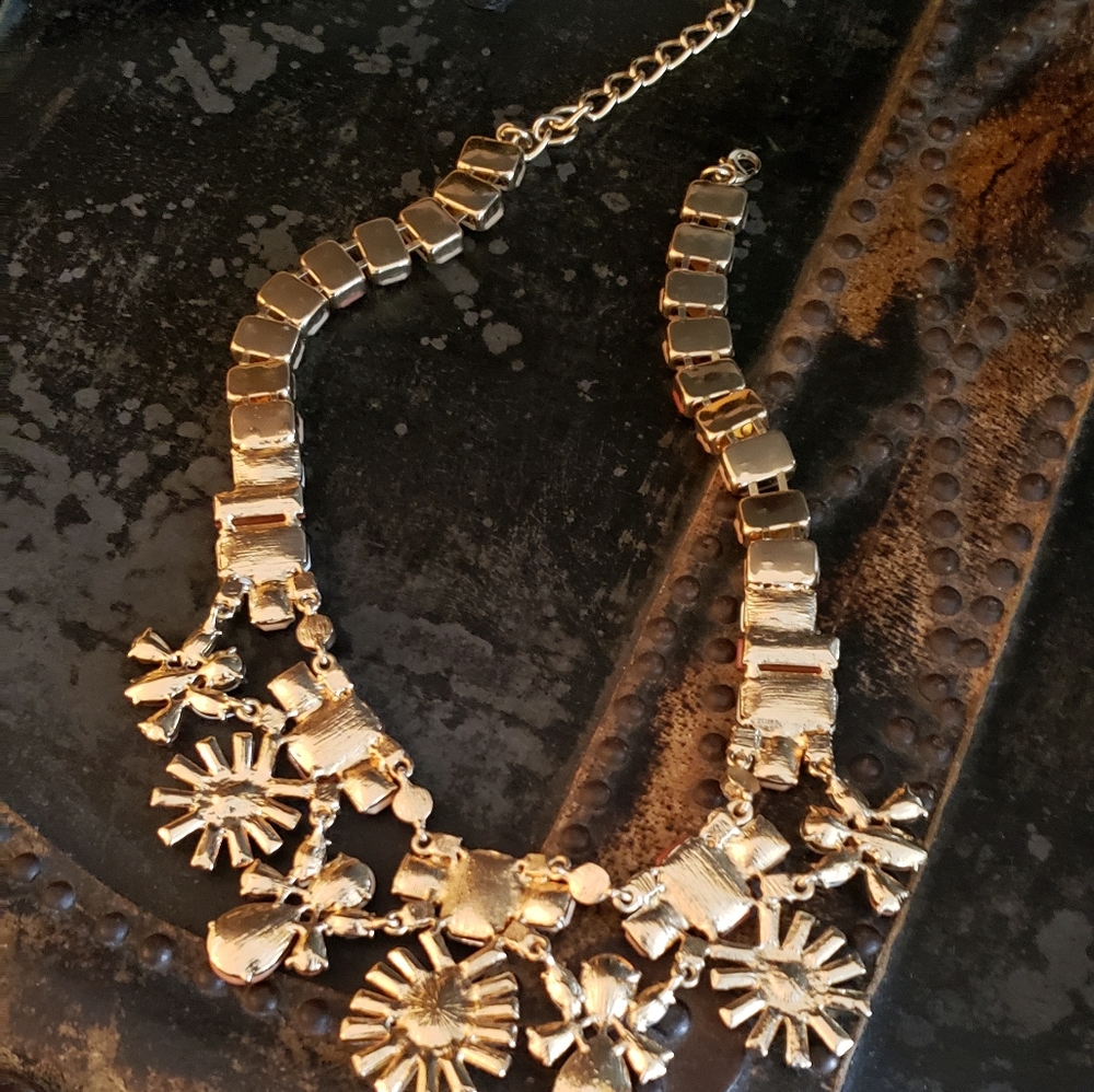 Fabulous Statement Piece Necklace - Picture 6 of 8